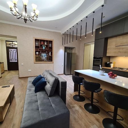Nino'S Cosy Apartment Кутаиси Экстерьер фото