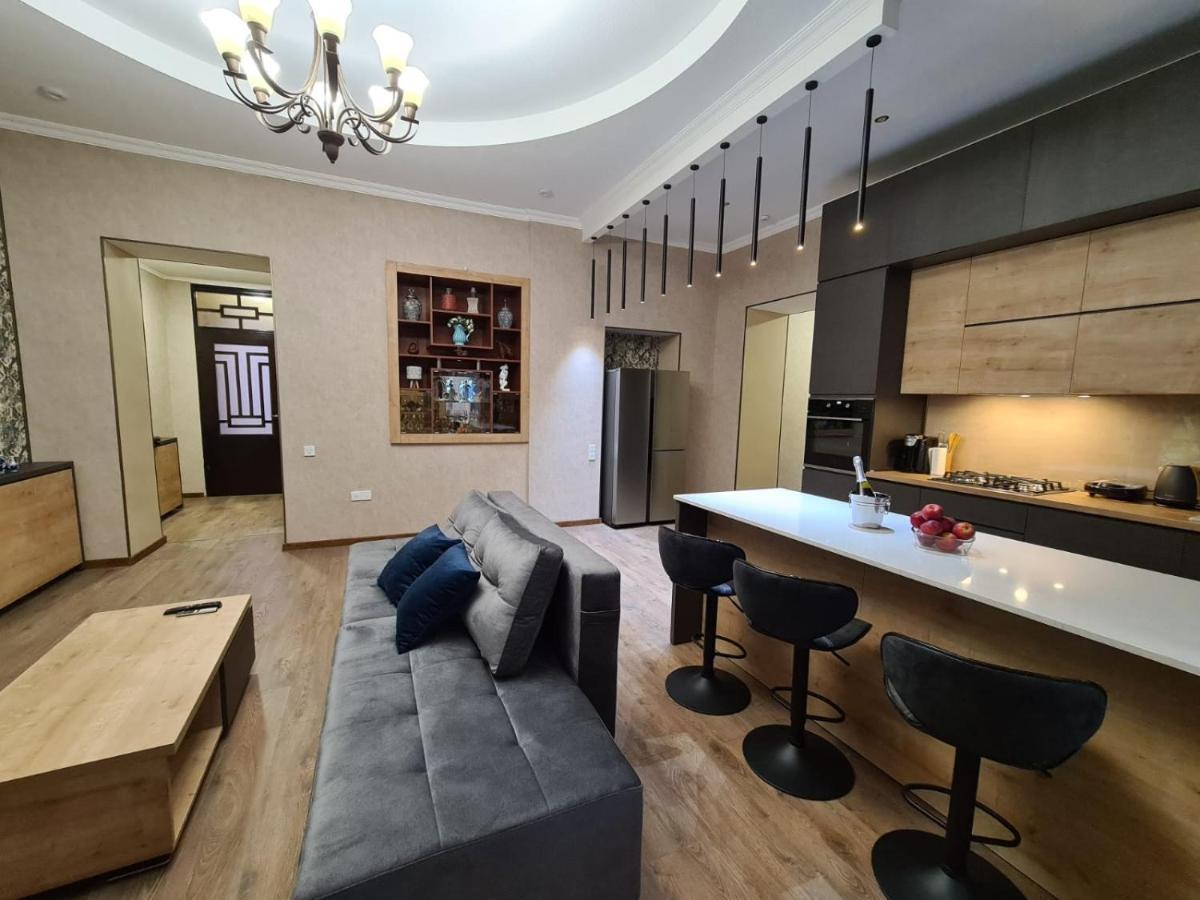 Nino'S Cosy Apartment Кутаиси Экстерьер фото