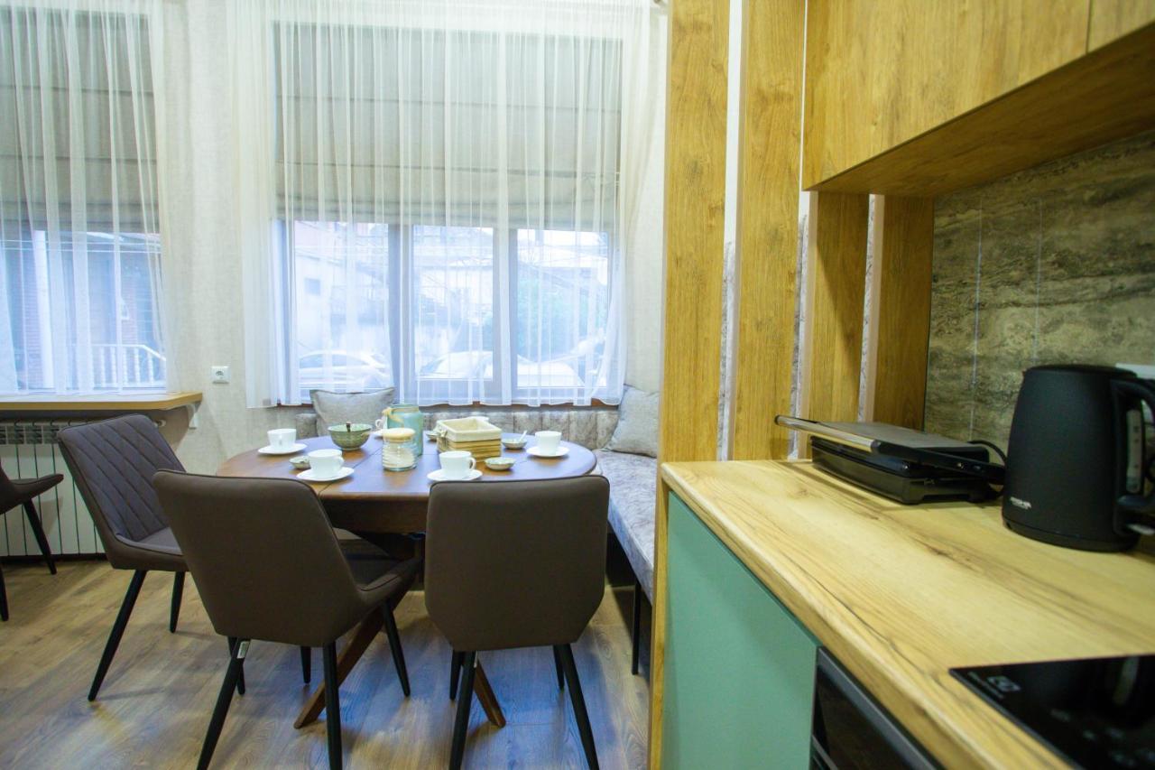 Nino'S Cosy Apartment Кутаиси Экстерьер фото