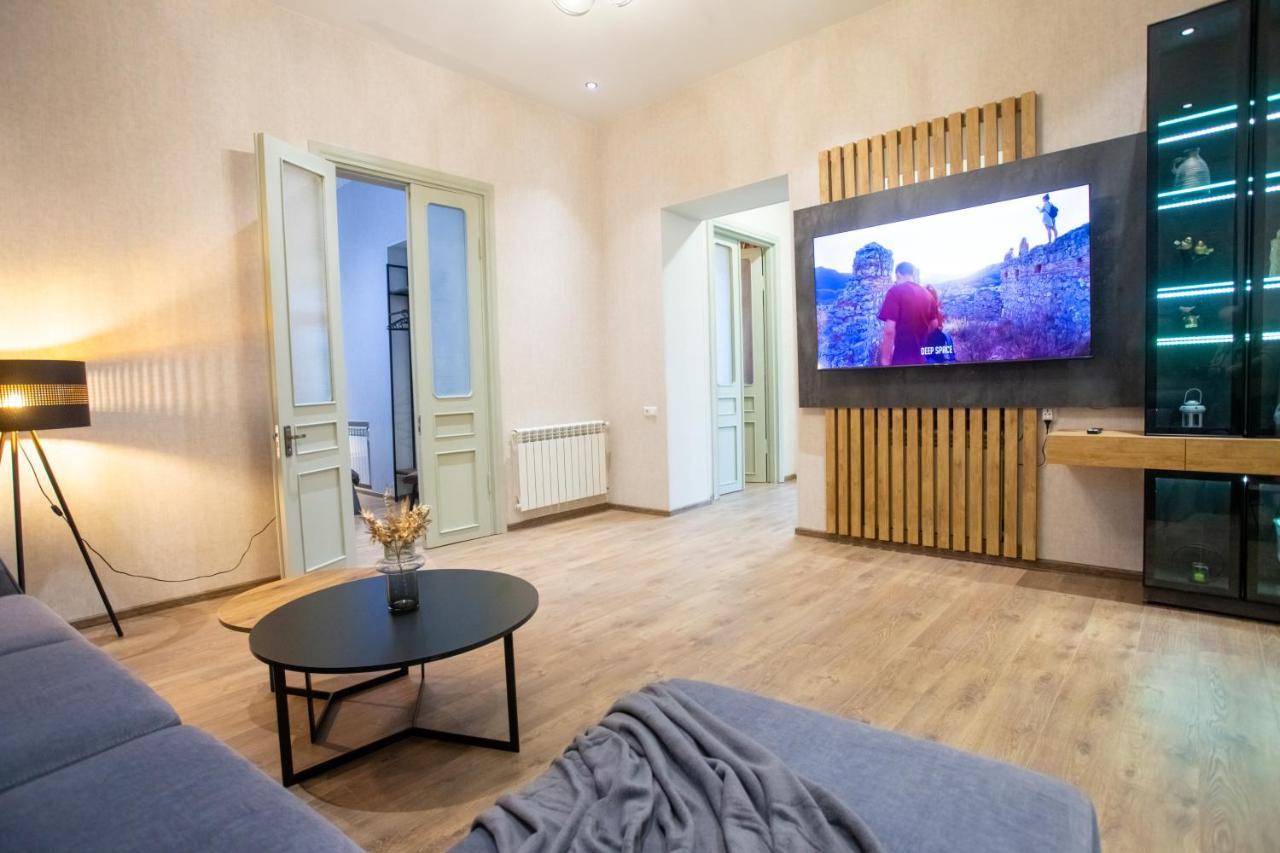 Nino'S Cosy Apartment Кутаиси Экстерьер фото