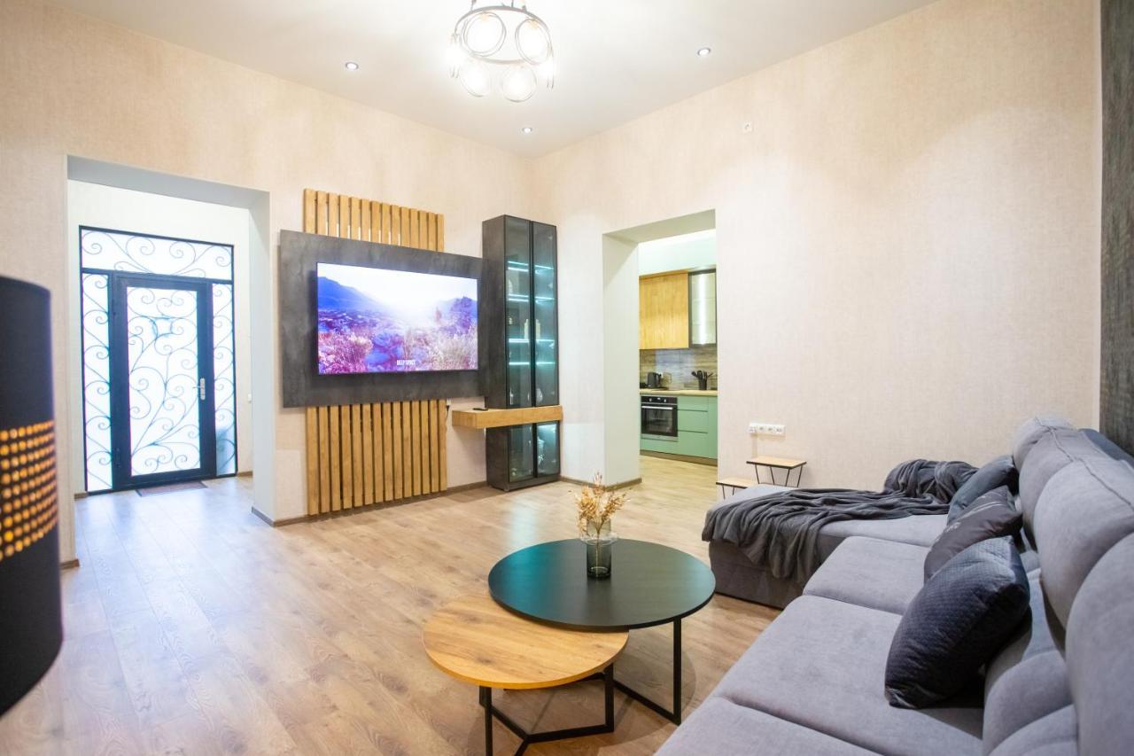 Nino'S Cosy Apartment Кутаиси Экстерьер фото