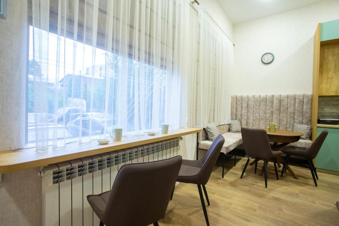 Nino'S Cosy Apartment Кутаиси Экстерьер фото